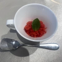 お口直し　いちごのグラニテ