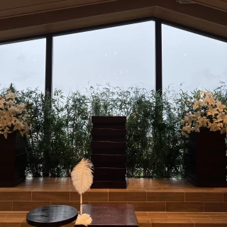 雨の日のチャペルの明るさです