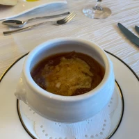 スープは中にパンのようなものがはいっていて美味しかったです。
