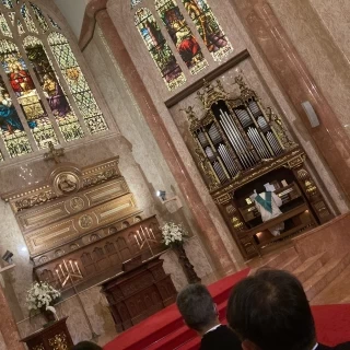 チャペルのステンドグラスです