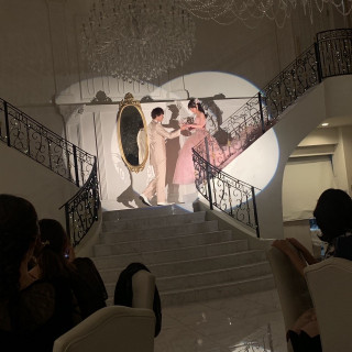 ダブル階段による入場で
お姫様のような結婚式ができます。