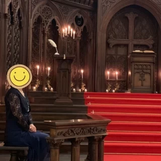 新婦お母様が着席しています。