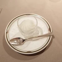 コース料理！お口直しのシャーベット（ゆず味）