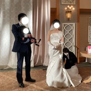 司会者の近くでクイズの答えを発表している時|639771さんのホテルブリランテ武蔵野の写真(2076053)