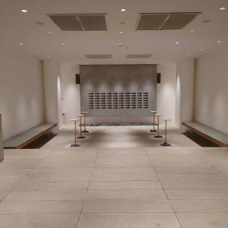 挙式会場の前のエントランスになります。