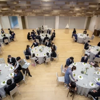 披露宴会場はシンプルでオシャレでした