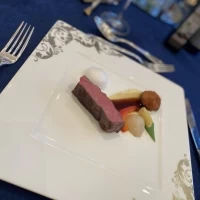 メインの肉料理です