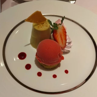 デザートの試食です