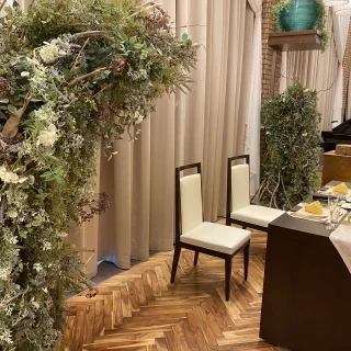 ナチュラルな色味が落ち着く披露宴会場でした。