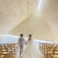 チャペルはナチュラルですがドレスとも合います