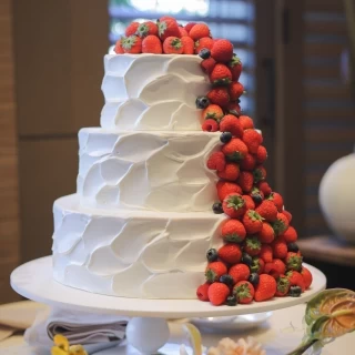 とても可愛いウェディングケーキがたくさんあります。