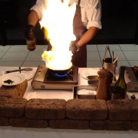 フランベを見せてくれました。料理系の演出ができそうです。
