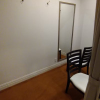 全身がチェックできる鏡もあります。