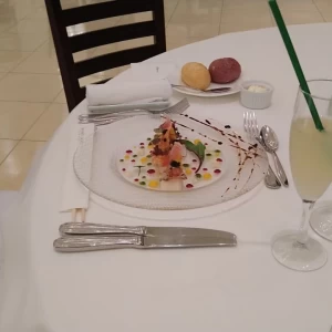白のクロスだったので料理の色がとても映えます。|640931さんのマリーゴールド迎賓館（営業終了）の写真(2434892)