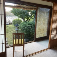 緑が素敵な庭園を眺めながら披露宴ができる。