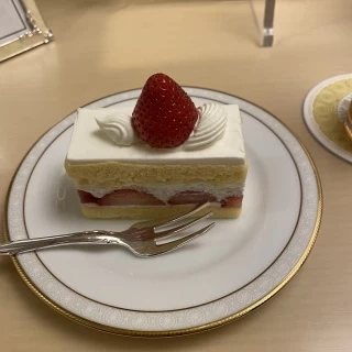実際に使用するウエディングケーキをいただきました。
