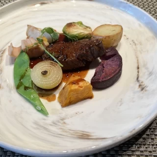 メイン肉料理