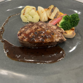 メイン肉料理