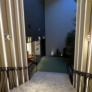 大階段からのけ