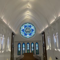 天井の高いチャペル