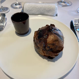 皮ごと焼いた玉ねぎ、中はチーズが入ってました