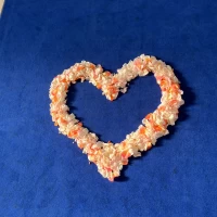 フラワーシャワーで使用した花びらで作ったハートマーク