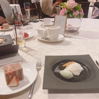 デザートのモンブランと抹茶アイス