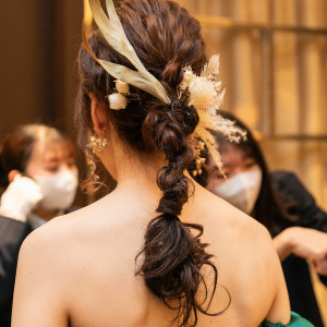 ドライフラワーをヘアアレンジに取り入れてもらいました|641468さんのノートルダム周南/FIVESTAR WEDDINGの写真(1823527)