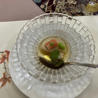 お料理全般、少し味が薄いように感じました。
