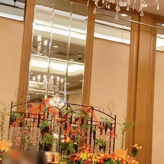 新婦の明るさをイメージしたカラー