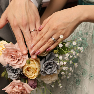 指輪とブーケ|641528さんの小さな結婚式 ロイヤルパインズホテル浦和チャペルの写真(1839030)