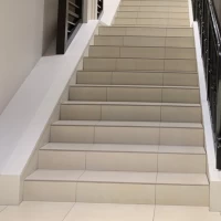披露宴の二階からの登場