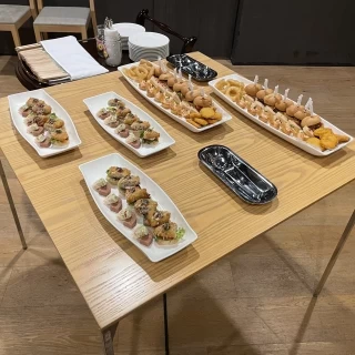ゲスト待合室（控室）のバイキング
