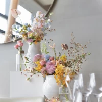 会場装花は好きなお花をたくさん詰め込みました