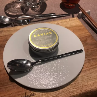 キャビア缶