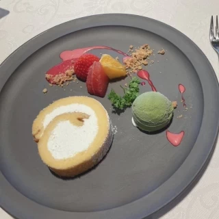 デザートのケーキ