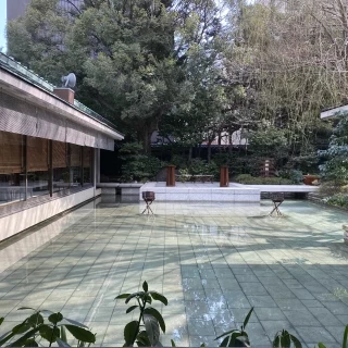 石舞台の挙式会場です。