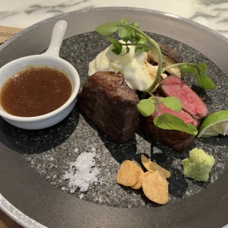 試食したお肉料理