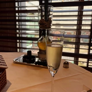 ソムリエがおり、ワイン好き必見です