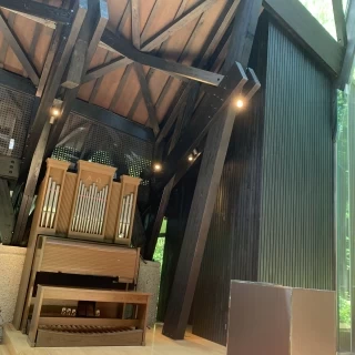 パイプオルガンのあるチャペル