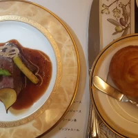 メイン試食
パンは好きなのを選べます