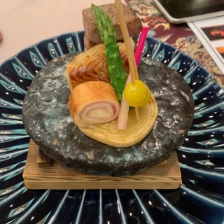 石で焼けるので熱々が食べれる