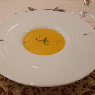 シナモンがスープを引き立たせていました。