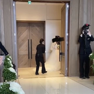 退場