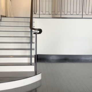 庭なし会場の階段