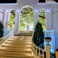 夜のチャペル付近の雰囲気