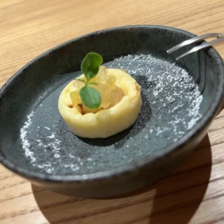 下見の時にいただいた、柚子のチーズケーキ。