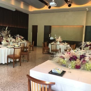 新郎新婦席から見た感じ。左側。