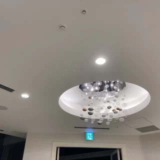 シャンデリアが綺麗です。