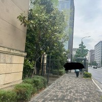 駅から徒歩すぐでこの外観が見えてくる
